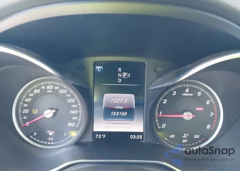 2015 Mercedes-Benz C 300 Luxury/Sport z USA, uszkodzony, nr VIN 55SWF4JB2FU074223